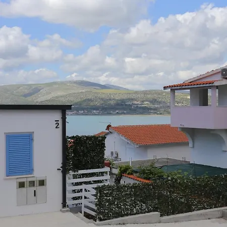 Apartment With A Parking Space Mastrinka, Ciovo - 4324